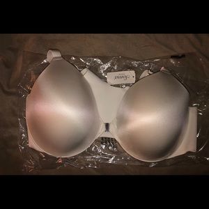 **SOLD** Soma vanishing back full coverage bra
